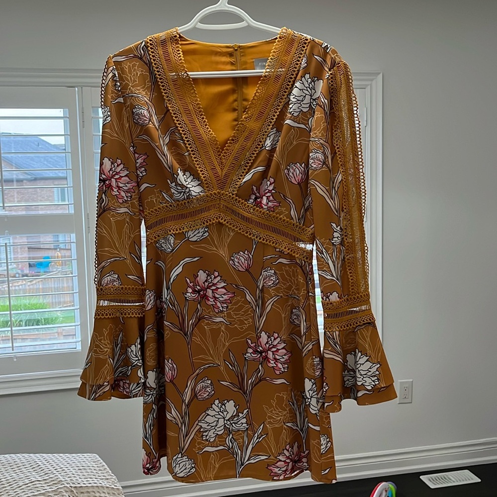 FINDERS long sleeve dress - size SMALL - YELLOW
